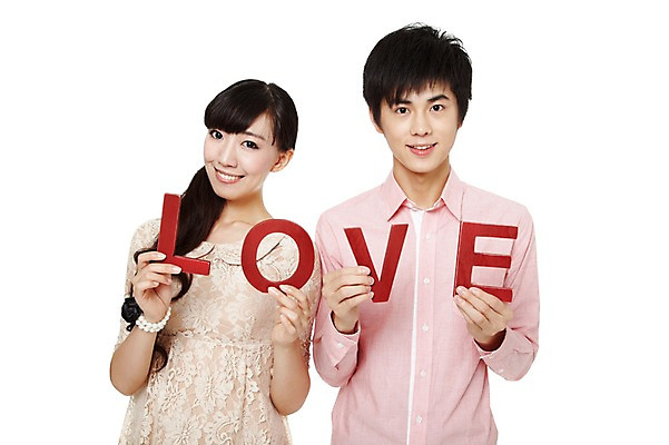 포토 JPG 스튜디오촬영 해외기획촬영 문자 커플 알파벳 영어 여자 기념일 남자 한쌍 2011년중국 대문자 실내 사랑 미소 웃음 들기 누끼 사람 동양인 이벤트 상반신 20대 성인 두명 앞모습 캐주얼 단어 중국인 청년만 성인만 국내포토 외국인 옷 감정 뷰포인트 관계 모션 표정 인종 청년 내부 파일형식