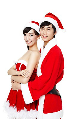 포토 JPG 스튜디오촬영 해외기획촬영 모자 커플 잡화 여자 기념일 남자 한쌍 컬러 크리스마스 2011년중국 산타모자 안기 포옹 산타옷 실내 미소 웃음 누끼 사람 동양인 이벤트 상반신 20대 성인 두명 옆모습 빨간색 중국인 산타클로스 청년만 성인만 국내포토 외국인 모자_잡화 옷 뷰포인트 관계 모션 표정 인종 청년 내부 파일형식