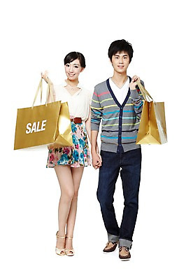 포토 JPG 스튜디오촬영 전신 외국인 해외기획촬영 라이프스타일 커플 여자 남자 한쌍 2011년중국 실내 서기 미소 웃음 들기 누끼 사람 동양인 20대 성인 두명 앞모습 캐주얼 쇼핑 장보기 치마 쇼핑백 중국인 세일 손잡기 하이힐 청년만 성인만 국내포토 옷 구두 뷰포인트 가방 관계 모션 하의 표정 인종 청년 내부 생활 여성화 파일형식