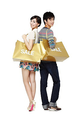 포토 JPG 스튜디오촬영 전신 외국인 해외기획촬영 라이프스타일 커플 여자 남자 한쌍 2011년중국 실내 서기 미소 웃음 들기 누끼 사람 동양인 20대 성인 두명 뒷모습 캐주얼 쇼핑 장보기 치마 쇼핑백 중국인 세일 뒤돌아보기 하이힐 청년만 성인만 국내포토 옷 구두 뷰포인트 가방 관계 모션 하의 표정 인종 청년 내부 생활 여성화 파일형식