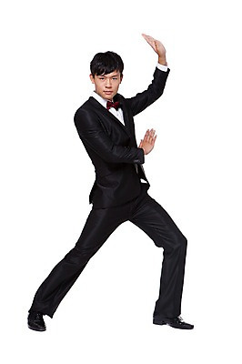 포토 JPG 스튜디오촬영 전신 해외기획촬영 남자 포즈 2011년중국 모션 나비넥타이 실내 한명 서기 누끼 사람 정장 턱시도 손짓 20대 성인 앞모습 중국인 무도 쿵후 남자만 남자한명만 성인남자만 청년만 청년남자만 청년남자한명만 성인한명만 성인남자한명만 성인만 국내포토 외국인 1 옷 스포츠 뷰포인트 넥타이 동양인 청년 내부 무도_무술 파일형식