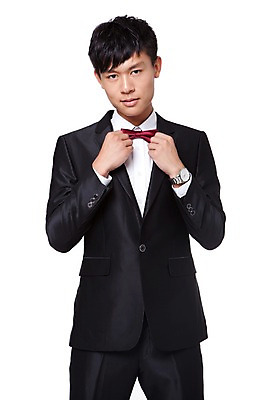 포토 JPG 스튜디오촬영 해외기획촬영 남자 포즈 2011년중국 모션 나비넥타이 실내 한명 서기 누끼 사람 정장 턱시도 20대 성인 앞모습 중국인 남자만 남자한명만 성인남자만 청년만 청년남자만 청년남자한명만 성인한명만 성인남자한명만 성인만 국내포토 외국인 1 옷 뷰포인트 넥타이 동양인 청년 내부 파일형식