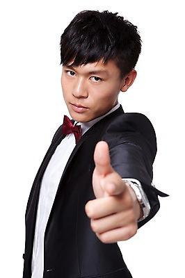 포토 JPG 스튜디오촬영 해외기획촬영 남자 포즈 2011년중국 모션 나비넥타이 실내 한명 누끼 사람 정장 턱시도 손짓 상반신 20대 성인 옆모습 중국인 가리킴 남자만 남자한명만 성인남자만 청년만 청년남자만 청년남자한명만 성인한명만 성인남자한명만 성인만 국내포토 외국인 1 옷 뷰포인트 넥타이 동양인 청년 내부 파일형식