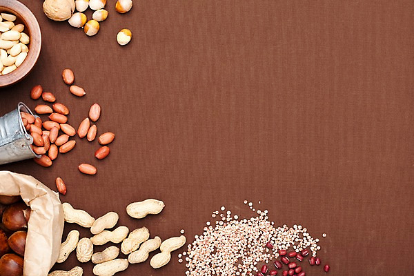 포토 JPG 스튜디오촬영 열매 음식 백그라운드 식재료 곡류 실내 통 사람없음 농작물 종이봉투 금속 여러개 다양 견과류 껍질 밤 철 양동이 담기 땅콩 호두 정월대보름 쏟아짐 부럼 팥 수수 은행열매 국내포토 식물 명절 다수 농업 모션 재질 봉투 내부 파일형식