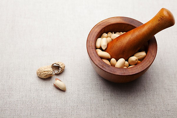 포토 JPG 스튜디오촬영 열매 음식 식재료 실내 사람없음 목재 농작물 여러개 견과류 껍질 도구 담기 땅콩 절구 정월대보름 부럼 국내포토 나무 식물 명절 다수 농업 재료 모션 내부 파일형식