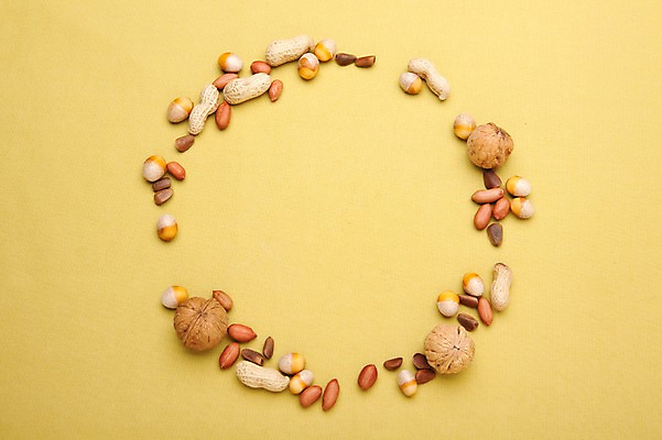 포토 JPG 스튜디오촬영 열매 음식 백그라운드 무늬 식재료 프레임 실내 사람없음 농작물 여러개 다양 견과류 껍질 원형 땅콩 호두 정월대보름 잣 부럼 은행열매 국내포토 도형 식물 명절 다수 농업 내부 파일형식