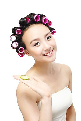 포토 JPG 스튜디오촬영 외국인 해외기획촬영 여자 채소 2011년중국 오이 실내 한명 미소 웃음 들기 누끼 사람 동양인 상반신 20대 성인 옆모습 뷰티 중국인 머리카락 마사지 튜브탑 순수 피부관리 헤어롤 팩 마스크팩 오이마사지 청순 의료성형뷰티 여자만 여자한명만 성인여자만 청년만 청년여자만 성인한명만 청년여자한명만 성인여자한명만 성인만 국내포토 1 뷰포인트 컨셉 상의 모션 표정 인종 청년 내부 머리 화장품 미용용품 파일형식