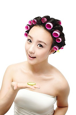 포토 JPG 스튜디오촬영 외국인 해외기획촬영 여자 채소 2011년중국 오이 실내 한명 미소 웃음 들기 누끼 사람 동양인 상반신 20대 성인 앞모습 뷰티 중국인 머리카락 마사지 튜브탑 순수 피부관리 헤어롤 팩 마스크팩 오이마사지 청순 의료성형뷰티 여자만 여자한명만 성인여자만 청년만 청년여자만 성인한명만 청년여자한명만 성인여자한명만 성인만 국내포토 1 뷰포인트 컨셉 상의 모션 표정 인종 청년 내부 머리 화장품 미용용품 파일형식