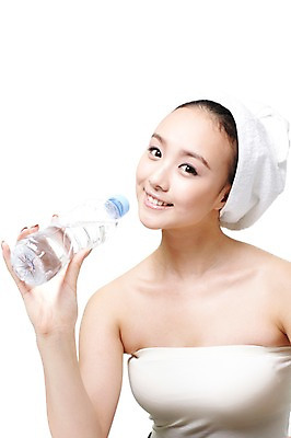 포토 JPG 스튜디오촬영 외국인 해외기획촬영 여자 2011년중국 실내 한명 미소 웃음 들기 누끼 사람 동양인 상반신 20대 성인 앞모습 물 수건 뷰티 중국인 스파 목욕 청결 마시기 위생 병 튜브탑 먹기 물병 생수 순수 피부관리 청순 의료성형뷰티 여자만 여자한명만 성인여자만 청년만 청년여자만 성인한명만 청년여자한명만 성인여자한명만 성인만 국내포토 자연요소 1 식기 뷰포인트 컨셉 상의 모션 표정 인종 청년 내부 위생용품 물통 파일형식