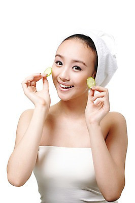 포토 JPG 스튜디오촬영 외국인 해외기획촬영 여자 채소 2011년중국 오이 실내 한명 미소 웃음 들기 누끼 사람 동양인 상반신 20대 성인 앞모습 수건 뷰티 중국인 마사지 튜브탑 순수 피부관리 팩 마스크팩 붙이기 오이마사지 청순 의료성형뷰티 여자만 여자한명만 성인여자만 청년만 청년여자만 성인한명만 청년여자한명만 성인여자한명만 성인만 국내포토 1 뷰포인트 컨셉 상의 모션 표정 인종 청년 내부 위생용품 화장품 파일형식