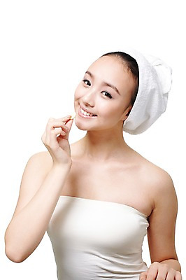 포토 JPG 스튜디오촬영 외국인 해외기획촬영 여자 포즈 2011년중국 실내 한명 미소 웃음 들기 누끼 사람 동양인 상반신 20대 성인 앞모습 수건 뷰티 중국인 스파 목욕 청결 세수 위생 튜브탑 먹기 순수 피부관리 비타민 청순 의료성형뷰티 여자만 여자한명만 성인여자만 청년만 청년여자만 성인한명만 청년여자한명만 성인여자한명만 성인만 국내포토 1 뷰포인트 컨셉 상의 모션 표정 인종 청년 내부 위생용품 영양소 파일형식