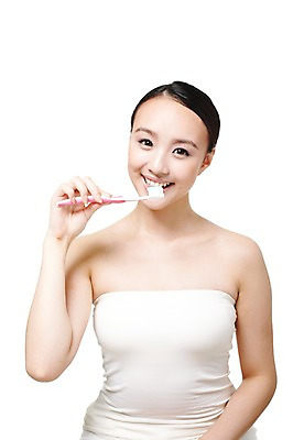 포토 JPG 스튜디오촬영 외국인 해외기획촬영 여자 2011년중국 실내 한명 미소 웃음 들기 누끼 사람 동양인 상반신 20대 성인 앞모습 뷰티 중국인 청결 양치 세수 위생 칫솔 튜브탑 순수 묶은머리 청순 의료성형뷰티 여자만 여자한명만 성인여자만 청년만 청년여자만 성인한명만 청년여자한명만 성인여자한명만 성인만 국내포토 1 헤어스타일 뷰포인트 컨셉 상의 모션 표정 인종 청년 내부 위생용품 파일형식