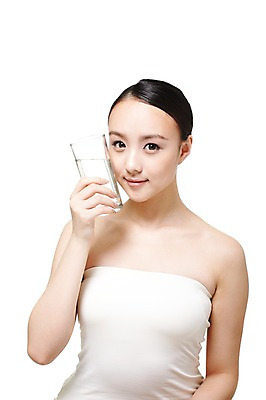 포토 JPG 스튜디오촬영 외국인 해외기획촬영 여자 몸매관리 다이어트 2011년중국 잔 한잔 실내 건강 식이요법 한명 들기 누끼 사람 동양인 상반신 20대 성인 앞모습 컵 물 뷰티 중국인 건강관리 튜브탑 생수 물컵 순수 묶은머리 청순 의료성형뷰티 여자만 여자한명만 성인여자만 청년만 청년여자만 성인한명만 청년여자한명만 성인여자한명만 성인만 국내포토 자연요소 1 헤어스타일 식기 뷰포인트 컨셉 상의 모션 관리 인종 청년 내부 물병 파일형식