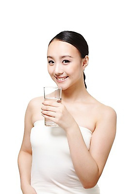 포토 JPG 스튜디오촬영 외국인 해외기획촬영 여자 몸매관리 다이어트 2011년중국 잔 한잔 실내 건강 식이요법 한명 미소 웃음 들기 누끼 사람 동양인 상반신 20대 성인 앞모습 컵 물 뷰티 중국인 건강관리 튜브탑 생수 물컵 순수 묶은머리 청순 의료성형뷰티 여자만 여자한명만 성인여자만 청년만 청년여자만 성인한명만 청년여자한명만 성인여자한명만 성인만 국내포토 자연요소 1 헤어스타일 식기 뷰포인트 컨셉 상의 모션 표정 관리 인종 청년 내부 물병 파일형식