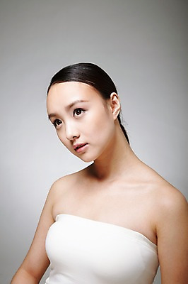 포토 JPG 스튜디오촬영 외국인 해외기획촬영 우먼라이프 라이프스타일 응시 여자 2011년중국 회색배경 실내 한명 사람 동양인 상반신 20대 성인 앞모습 뷰티 중국인 튜브탑 순수 묶은머리 청순 의료성형뷰티 여자만 여자한명만 성인여자만 청년만 청년여자만 성인한명만 청년여자한명만 성인여자한명만 성인만 국내포토 1 헤어스타일 시선 뷰포인트 백그라운드 컨셉 상의 인종 청년 내부 생활 회색 파일형식