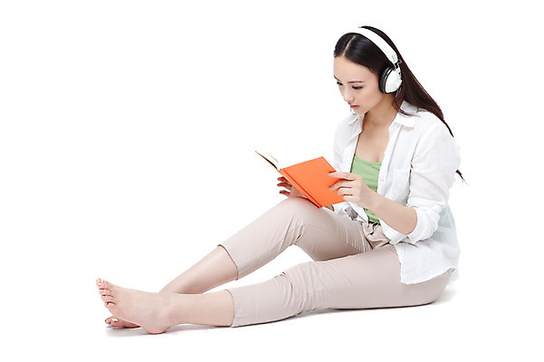 포토 JPG 스튜디오촬영 전신 외국인 우먼라이프 라이프스타일 긴머리 응시 여자 여유 음악 남방 맨발 휴식 실내 한명 들기 누끼 사람 앉기 동양인 20대 성인 취미 옆모습 책 캐주얼 독서 중국인 헤드폰 헤드셋 음악감상 감상 듣기 읽기 칠부바지 여자만 여자한명만 성인여자만 청년만 청년여자만 성인한명만 청년여자한명만 성인여자한명만 성인만 국내포토 1 헤어스타일 시선 옷 감정 뷰포인트 음향기기 컨셉 셔츠 바지 모션 발 문화예술 인종 청년 내부 생활 파일형식