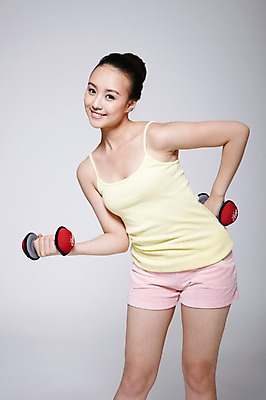 포토 JPG 스튜디오촬영 외국인 해외기획촬영 우먼라이프 라이프스타일 여자 허리손 2011년중국 반바지 회색배경 실내 건강 한명 서기 미소 웃음 들기 사람 동양인 20대 성인 앞모습 운동복 민소매 운동 중국인 건강관리 운동기구 헬스 아령 도구 목표 팔운동 의료성형뷰티 여자만 여자한명만 성인여자만 청년만 청년여자만 성인한명만 청년여자한명만 성인여자한명만 성인만 국내포토 1 옷 뷰포인트 포즈 백그라운드 컨셉 상의 바지 모션 표정 관리 인종 청년 내부 생활 회색 파일형식
