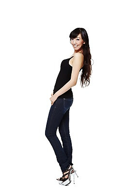 포토 JPG 스튜디오촬영 전신 외국인 모델 해외기획촬영 우먼라이프 긴머리 여자 패션 포즈 2011년중국 실내 한명 서기 미소 웃음 누끼 사람 동양인 20대 성인 옆모습 캐주얼 민소매 중국인 청바지 하이힐 킬힐 여자만 여자한명만 성인여자만 청년만 청년여자만 성인한명만 청년여자한명만 성인여자한명만 성인만 국내포토 1 라이프스타일 헤어스타일 옷 구두 뷰포인트 상의 바지 모션 표정 인종 청년 내부 여성화 파일형식