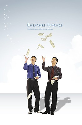 전신 PSD 구름 편집이미지 응시 남자 실루엣 지폐 돈 비즈니스 넥타이 날리기 그림자 서기 미소 웃음 사람 동양인 정장 손짓 20대 성인 두명 앞모습 금융 경제 달러 한국인 비즈니스맨 남자만 성인남자만 청년만 청년남자만 성인만 이미지편집 자연요소 시선 잡화 옷 뷰포인트 모션 촬영기법 표정 인종 청년 직장인 재산 파일형식