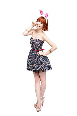 포토 JPG 스튜디오촬영 전신 모델 우먼라이프 라이프스타일 원피스 여자 패션 허리손 포즈 팔찌 실내 한명 서기 미소 웃음 누끼 사람 동양인 손짓 이벤트 20대 성인 옆모습 치마 파티 귀여움 캠퍼스라이프 한국인 벨트 머리띠 단발머리 하이힐 튜브탑 토끼머리띠 튜브탑원피스 여자만 여자한명만 성인여자만 청년만 청년여자만 성인한명만 청년여자한명만 성인여자한명만 성인만 국내포토 1 헤어스타일 잡화 옷 구두 뷰포인트 컨셉 상의 장신구 모션 하의 표정 인종 청년 내부 생활 여성화 파일형식