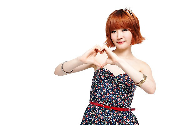 포토 JPG 스튜디오촬영 모델 우먼라이프 라이프스타일 원피스 여자 패션 포즈 팔찌 모션 왕관 실내 한명 미소 웃음 누끼 사람 동양인 손짓 상반신 20대 성인 앞모습 치마 캠퍼스라이프 한국인 벨트 하트 단발머리 머리핀 튜브탑 튜브탑원피스 여자만 여자한명만 성인여자만 청년만 청년여자만 성인한명만 청년여자한명만 성인여자한명만 성인만 국내포토 모양 1 헤어스타일 잡화 옷 뷰포인트 상의 장신구 하의 표정 인종 청년 내부 생활 파일형식