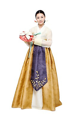 포토 JPG 스튜디오촬영 전신 한국문화 한국전통 전통 여자 명절 전통문화 포즈 한국 실내 선물 한명 서기 미소 웃음 들기 누끼 사람 동양인 20대 성인 앞모습 치마 한국인 보자기 우아함 전통의상 한복 보따리 저고리 비녀 쪽머리 쌈지 여자만 여자한명만 성인여자만 청년만 청년여자만 성인한명만 청년여자한명만 성인여자한명만 성인만 국내포토 1 동양문화 헤어스타일 기념일 아시아 문화 뷰포인트 컨셉 모션 하의 전통소품 표정 인종 청년 내부 파일형식 천_직물 헤어액세사리