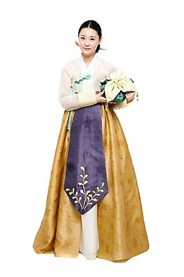 포토 JPG 스튜디오촬영 전신 한국문화 한국전통 전통 여자 명절 전통문화 포즈 한국 실내 선물 한명 서기 미소 웃음 들기 누끼 사람 동양인 20대 성인 앞모습 치마 한국인 보자기 우아함 전통의상 한복 보따리 저고리 비녀 쪽머리 쌈지 여자만 여자한명만 성인여자만 청년만 청년여자만 성인한명만 청년여자한명만 성인여자한명만 성인만 국내포토 1 동양문화 헤어스타일 기념일 아시아 문화 뷰포인트 컨셉 모션 하의 전통소품 표정 인종 청년 내부 파일형식 천_직물 헤어액세사리