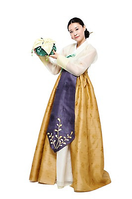 포토 JPG 스튜디오촬영 전신 한국문화 한국전통 전통 여자 명절 전통문화 포즈 한국 실내 선물 한명 서기 미소 웃음 들기 누끼 사람 동양인 20대 성인 앞모습 치마 한국인 보자기 우아함 전통의상 한복 보따리 저고리 비녀 쪽머리 쌈지 여자만 여자한명만 성인여자만 청년만 청년여자만 성인한명만 청년여자한명만 성인여자한명만 성인만 국내포토 1 동양문화 헤어스타일 기념일 아시아 문화 뷰포인트 컨셉 모션 하의 전통소품 표정 인종 청년 내부 파일형식 천_직물 헤어액세사리