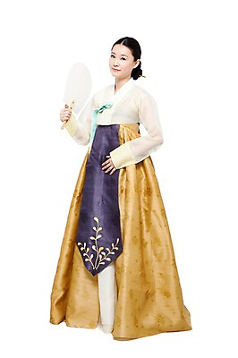 포토 JPG 스튜디오촬영 전신 한국문화 한국전통 전통 여자 명절 전통문화 포즈 전통소품 한국 실내 한명 서기 미소 웃음 들기 누끼 사람 동양인 20대 성인 앞모습 치마 한국인 부채 우아함 전통의상 한복 저고리 비녀 쪽머리 전통부채 여자만 여자한명만 성인여자만 청년만 청년여자만 성인한명만 청년여자한명만 성인여자한명만 성인만 국내포토 1 동양문화 헤어스타일 기념일 아시아 문화 뷰포인트 컨셉 모션 하의 표정 인종 청년 내부 오브젝트 파일형식 헤어액세사리