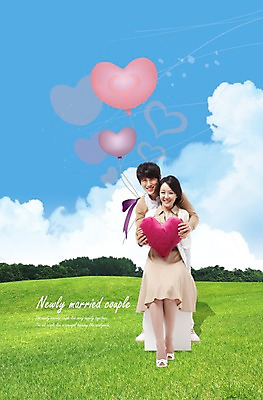 전신 PSD 나무 식물 구름 편집이미지 부부 커플 여자 남자 한쌍 포즈 쿠션 신혼부부 안기 하늘 남편 사랑 미소 웃음 들기 사람 동양인 잔디 초원 성인 두명 앞모습 30대 한국인 하트 아내 쌍 풀 하트쿠션 장년만 성인만 이미지편집 자연요소 모양 감정 뷰포인트 관계 모션 표정 인종 장년 신혼 파일형식