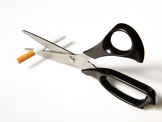 포토 JPG 스튜디오촬영 캠페인 가위 담배 실내 건강 경고 사람없음 건강관리 사무용품 선택 자르기 알림 금연 기호식품 한개비 국내포토 1 음식 컨셉 모션 문구용품 관리 내부 사회이슈 파일형식