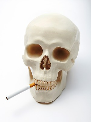 포토 JPG 스튜디오촬영 캠페인 인체모형 해골 흡연 담배 실내 건강 경고 사람없음 모형 건강관리 물기 알림 금연 해골모형 국내포토 모션 뼈 관리 내부 사회이슈 파일형식