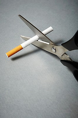 포토 JPG 스튜디오촬영 캠페인 가위 담배 실내 건강 경고 사람없음 건강관리 사무용품 선택 자르기 알림 금연 기호식품 한개비 국내포토 1 음식 컨셉 모션 문구용품 관리 내부 사회이슈 파일형식