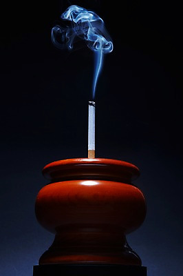 포토 JPG 스튜디오촬영 캠페인 담배 실내 건강 경고 사람없음 건강관리 연기 담뱃재 알림 제사 제기_제사 금연 담배꽁초 향 제사상 담배연기 제사용품 향로_분향 국내포토 관리 내부 사회이슈 오브젝트 전통의례 파일형식