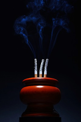 포토 JPG 스튜디오촬영 캠페인 담배 실내 건강 경고 사람없음 건강관리 연기 담뱃재 알림 제사 제기_제사 금연 담배꽁초 향 제사상 담배연기 제사용품 향로_분향 국내포토 관리 내부 사회이슈 오브젝트 전통의례 파일형식