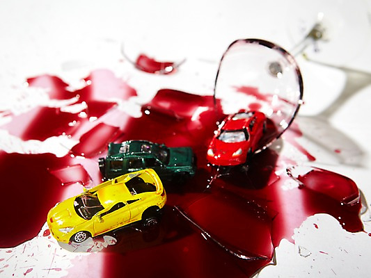 포토 JPG 스튜디오촬영 캠페인 조각 와인잔 술잔 잔 실내 건강 근접촬영 사람없음 건강관리 와인 거품 손상 미니어처 혈액 교통사고 알림 쏟아짐 금주 음주운전 유리조각 국내포토 식기 뷰포인트 컨셉 모션 주류 관리 내부 모형 운전 범죄 사건 파일형식