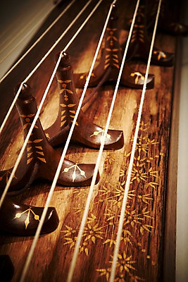 포토 JPG 스튜디오촬영 한국문화 한국전통 전통 아시아 전통문화 악기 음악 현악기 전통소품 한국 실내 국악기 국악 근접촬영 사람없음 오리엔탈 우아함 오브젝트 과거 가야금 국내포토 동양문화 나라 문화 뷰포인트 컨셉 문화예술 내부 파일형식