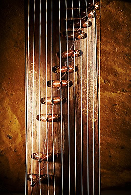 포토 JPG 스튜디오촬영 한국문화 한국전통 전통 아시아 전통문화 악기 음악 현악기 전통소품 한국 실내 국악기 국악 사람없음 하이앵글 오리엔탈 우아함 오브젝트 과거 가야금 국내포토 동양문화 나라 문화 뷰포인트 컨셉 문화예술 내부 파일형식