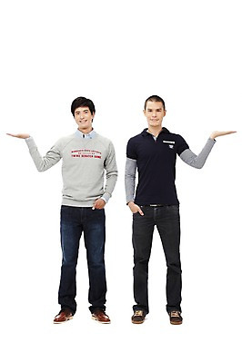 포토 JPG 스튜디오촬영 전신 외국인 해외기획촬영 2011년태국 남자 맨라이프 포즈 모션 안내 실내 서기 미소 웃음 누끼 사람 동양인 손짓 20대 성인 두명 앞모습 친구 경쟁 열정 남자만 성인남자만 청년만 청년남자만 성인만 국내포토 라이프스타일 감정 뷰포인트 컨셉 관계 표정 인종 청년 내부 파일형식