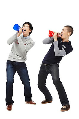포토 JPG 스튜디오촬영 전신 외국인 해외기획촬영 2011년태국 남자 맨라이프 포즈 응원 모션 실내 서기 들기 누끼 사람 동양인 20대 성인 두명 앞모습 친구 확성기 경쟁 외침 주먹 기쁨 열정 응원나팔 남자만 성인남자만 청년만 청년남자만 성인만 국내포토 라이프스타일 감정 뷰포인트 컨셉 관계 인종 청년 내부 소리 응원용품 파일형식