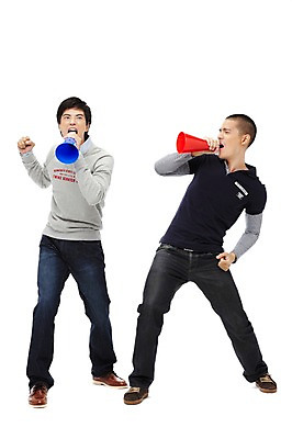 포토 JPG 스튜디오촬영 전신 외국인 해외기획촬영 2011년태국 남자 맨라이프 포즈 응원 모션 실내 서기 들기 누끼 사람 동양인 20대 성인 두명 앞모습 친구 확성기 경쟁 외침 주먹 기쁨 열정 응원나팔 남자만 성인남자만 청년만 청년남자만 성인만 국내포토 라이프스타일 감정 뷰포인트 컨셉 관계 인종 청년 내부 소리 응원용품 파일형식