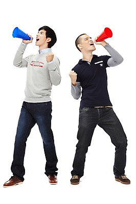 포토 JPG 스튜디오촬영 전신 외국인 해외기획촬영 2011년태국 남자 맨라이프 포즈 응원 모션 실내 서기 들기 누끼 사람 동양인 20대 성인 두명 앞모습 친구 확성기 경쟁 외침 주먹 기쁨 열정 응원나팔 남자만 성인남자만 청년만 청년남자만 성인만 국내포토 라이프스타일 감정 뷰포인트 컨셉 관계 인종 청년 내부 소리 응원용품 파일형식