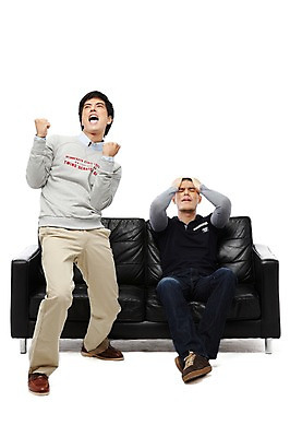 포토 JPG 스튜디오촬영 전신 외국인 해외기획촬영 라이프스타일 2011년태국 남자 맨라이프 포즈 의자 모션 실내 서기 누끼 사람 앉기 동양인 20대 성인 취미 두명 앞모습 친구 소파 경쟁 주먹 기쁨 우승 좌절 즐거움 패배 남자만 성인남자만 청년만 청년남자만 성인만 국내포토 감정 뷰포인트 가구 컨셉 관계 인종 청년 내부 생활 최고 파일형식