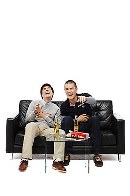 포토 JPG 스튜디오촬영 전신 외국인 해외기획촬영 라이프스타일 응시 2011년태국 남자 음료 음식 맨라이프 의자 탁자 맥주 병맥주 실내 미소 웃음 누끼 사람 앉기 동양인 손짓 20대 성인 취미 두명 앞모습 친구 소파 과자 가리킴 잡지 병 리모컨 즐거움 티비시청 남자만 성인남자만 청년만 청년남자만 성인만 국내포토 식기 시선 감정 뷰포인트 가구 관계 모션 디저트 주류 표정 인종 청년 내부 생활 간행물 시청_보고들음 파일형식