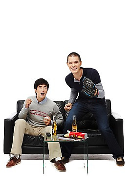 포토 JPG 스튜디오촬영 전신 외국인 해외기획촬영 라이프스타일 응시 2011년태국 남자 음료 음식 스포츠 맨라이프 의자 공 응원 탁자 맥주 병맥주 실내 서기 미소 웃음 들기 누끼 사람 앉기 동양인 20대 성인 취미 두명 앞모습 친구 소파 과자 주먹 야구 글러브 글로브 야구글러브 잡지 병 리모컨 즐거움 야구공 티비시청 남자만 성인남자만 청년만 청년남자만 성인만 국내포토 식기 시선 감정 스포츠용품 뷰포인트 가구 장갑 관계 모션 디저트 주류 표정 인종 청년 내부 생활 간행물 구기 야구용품 시청_보고들음 파일형식