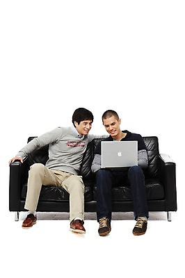 포토 JPG 스튜디오촬영 전신 외국인 해외기획촬영 라이프스타일 응시 2011년태국 남자 맨라이프 인터넷 의자 실내 미소 웃음 누끼 사람 앉기 동양인 20대 성인 취미 두명 앞모습 친구 노트북 컴퓨터 소파 웹서핑 즐거움 남자만 성인남자만 청년만 청년남자만 성인만 국내포토 시선 감정 뷰포인트 가구 관계 모션 표정 인종 청년 내부 생활 전자제품 파일형식