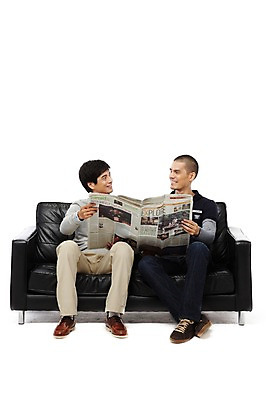 포토 JPG 스튜디오촬영 전신 외국인 해외기획촬영 라이프스타일 2011년태국 남자 맨라이프 의자 실내 미소 웃음 들기 누끼 사람 앉기 동양인 20대 성인 취미 두명 앞모습 친구 소파 마주보기 신문 신문읽기 즐거움 남자만 성인남자만 청년만 청년남자만 성인만 국내포토 감정 뷰포인트 가구 관계 모션 표정 인종 청년 내부 생활 간행물 뉴스 읽기 파일형식