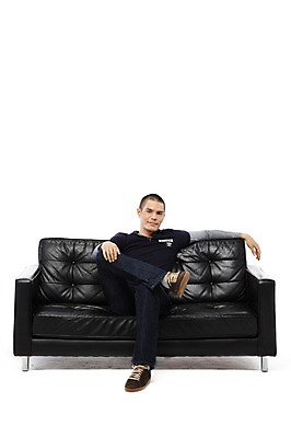 포토 JPG 스튜디오촬영 전신 외국인 해외기획촬영 라이프스타일 2011년태국 남자 맨라이프 의자 휴식 실내 한명 누끼 사람 앉기 동양인 20대 성인 취미 앞모습 소파 다리꼬기 즐거움 남자만 남자한명만 성인남자만 청년만 청년남자만 청년남자한명만 성인한명만 성인남자한명만 성인만 국내포토 1 감정 뷰포인트 가구 컨셉 모션 인종 청년 내부 생활 파일형식