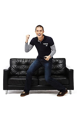 포토 JPG 스튜디오촬영 전신 외국인 해외기획촬영 라이프스타일 응시 2011년태국 남자 스포츠 맨라이프 의자 응원 실내 한명 서기 미소 웃음 들기 누끼 사람 동양인 20대 성인 취미 앞모습 소파 주먹 기쁨 우승 리모컨 즐거움 티비시청 남자만 남자한명만 성인남자만 청년만 청년남자만 청년남자한명만 성인한명만 성인남자한명만 성인만 국내포토 1 시선 감정 뷰포인트 가구 모션 표정 인종 청년 내부 생활 최고 시청_보고들음 파일형식