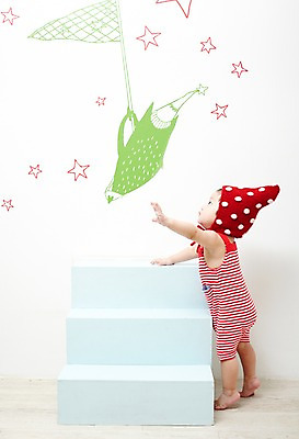 포토 JPG 스튜디오촬영 전신 모자 잡화 남자 어린이라이프 별 벽지 실내 한명 서기 사람 동양인 옆모습 빨간색 귀여움 계단 한국인 아기 즐거움 걸음마 남자만 남자한명만 아기만 남자아기만 남자아기한명만 국내포토 자연요소 1 라이프스타일 감정 어린이 뷰포인트 컬러 컨셉 모션 인종 내부 파일형식